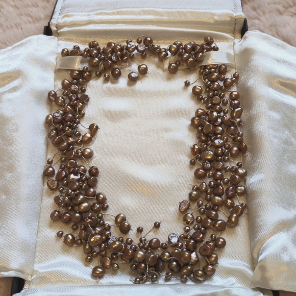 Stunning Chocolate Pearl Necklace 17in. - Picture 1 of 8